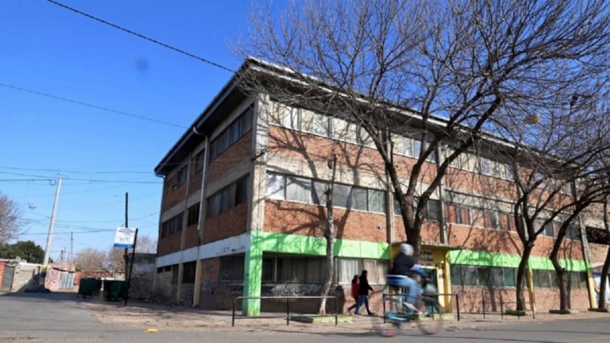 Increíble: blindarán una escuela contra las balas narco