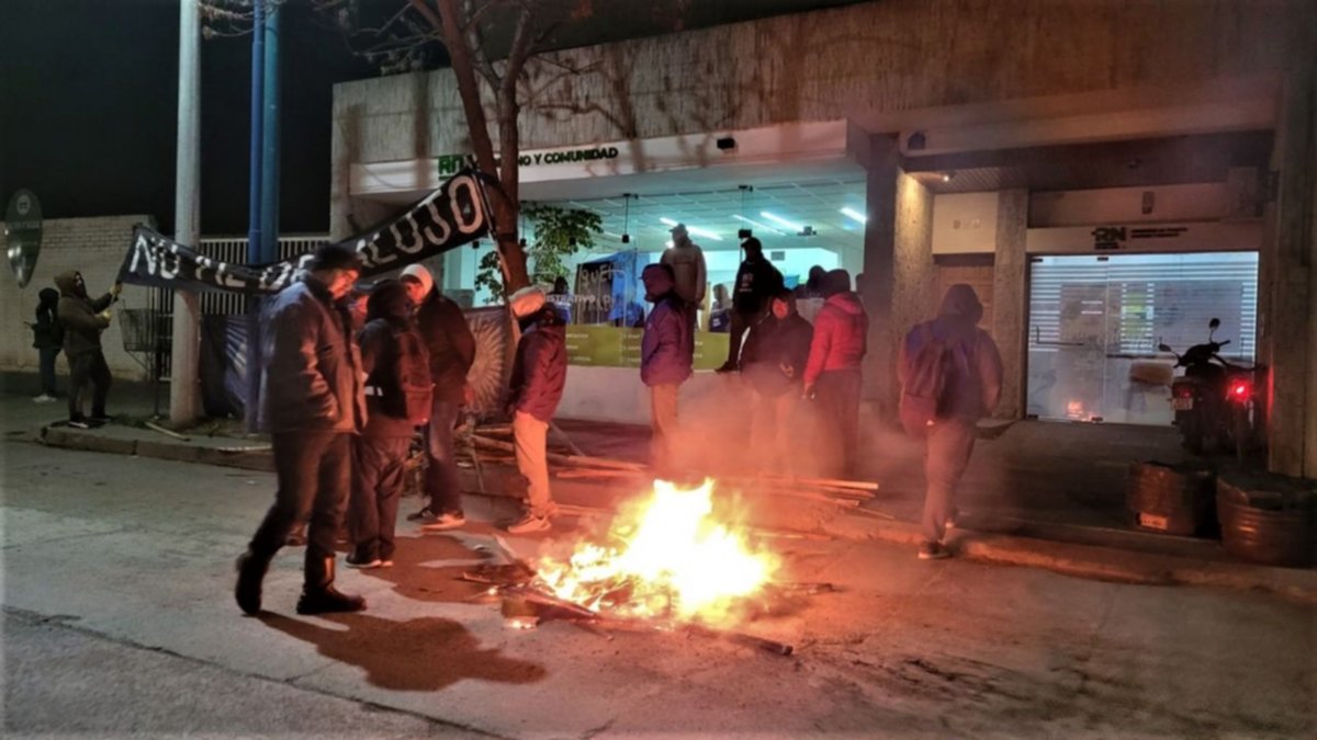 La CTA ocupó la sede del gobierno rionegrino