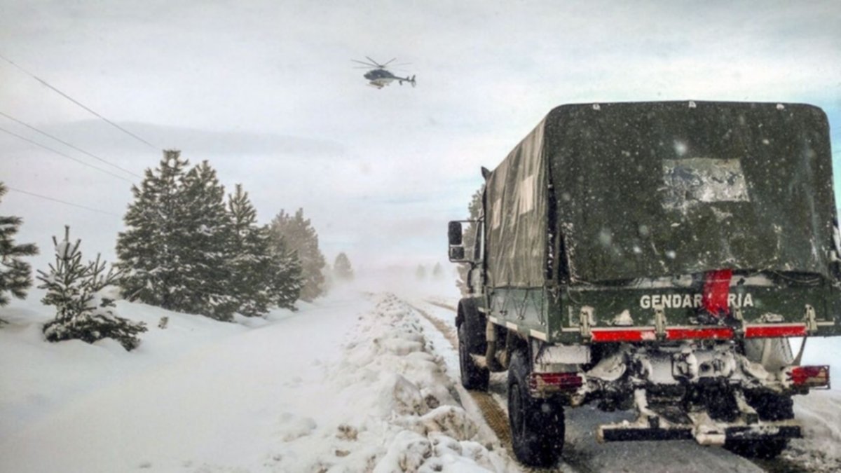 Emiten alertas amarilla y naranja por fuertes nevadas en Neuquén
