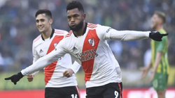 River aprovechó la jerarquía de Borja y goleó a Aldosivi
