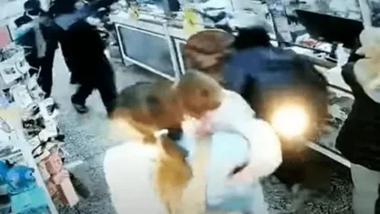 Video: asaltaron una farmacia y encañonaron a una niña de tres años
