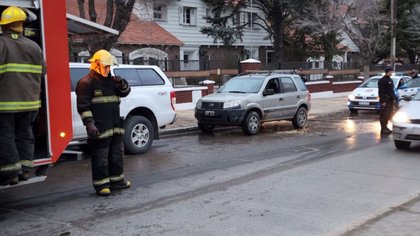 Ardió el motor de una camioneta en pleno centro neuquino