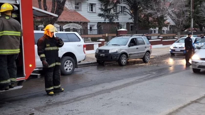 Ardió el motor de una camioneta en pleno centro neuquino