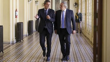 Massa jura hoy como "superministro" y se esperan los anuncios