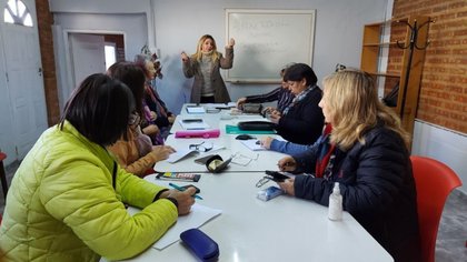 Enseñan a los mayores a no quedar afuera de la era digital