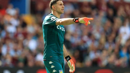 Dibu Martínez tuvo una oferta para atajar en otra selección