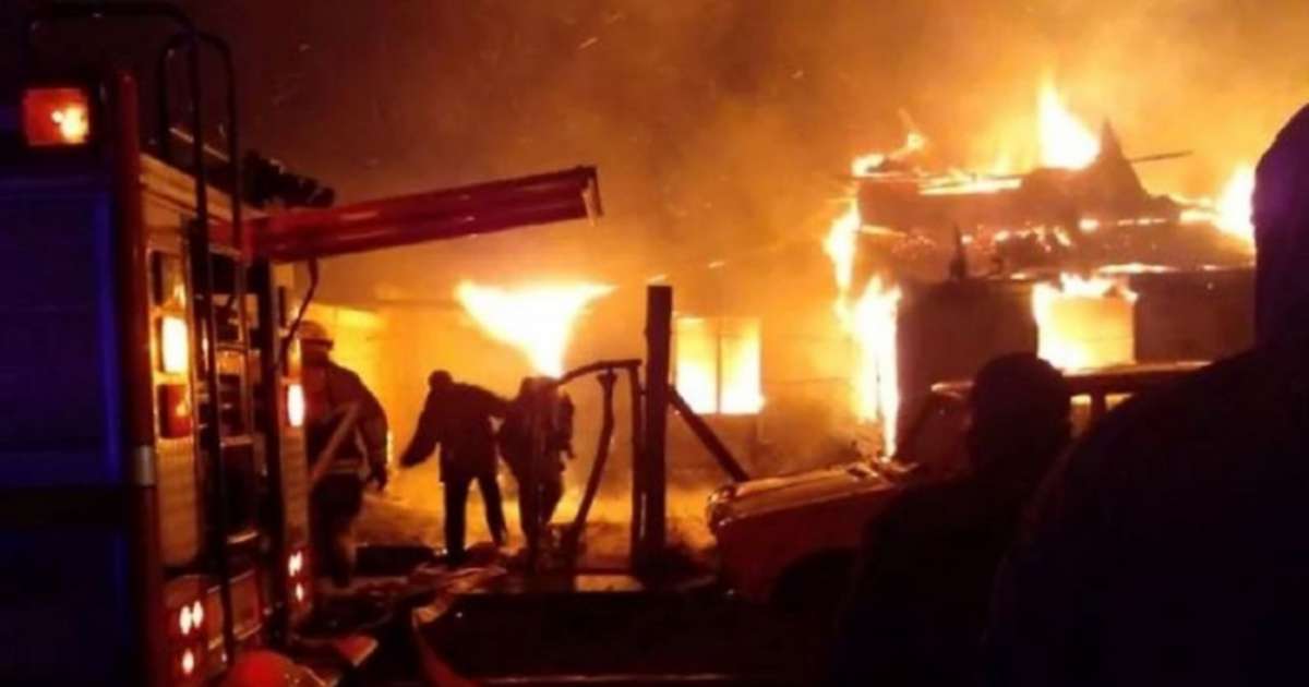 Una vivienda quedó reducida a cenizas por un voraz incendio