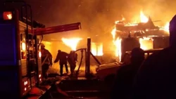 Una vivienda quedó reducida a cenizas por un voraz incendio