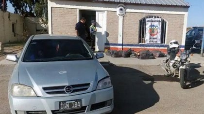 Llevaba 300 kilos de carne en el baúl y lo agarró la Policía
