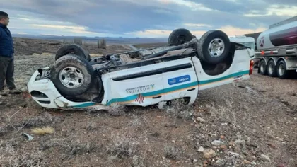 Trasladaban un paciente a Neuquén y volcaron en la Ruta 40