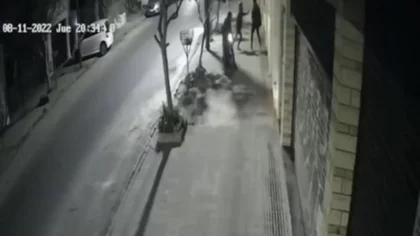 Evitó a golpes que dos motochorros le roben