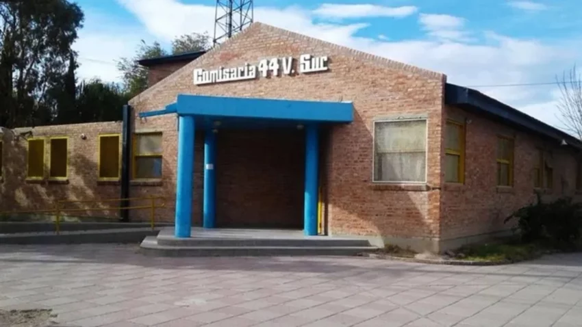 Lo sorprendieron cuando quería entrar tres sierras a una comisaría