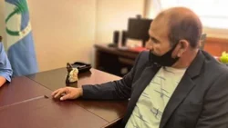 Otro jefe comunal "flojito de papeles"