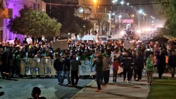 Cansados de la basura en las calles los vecinos se movilizaron