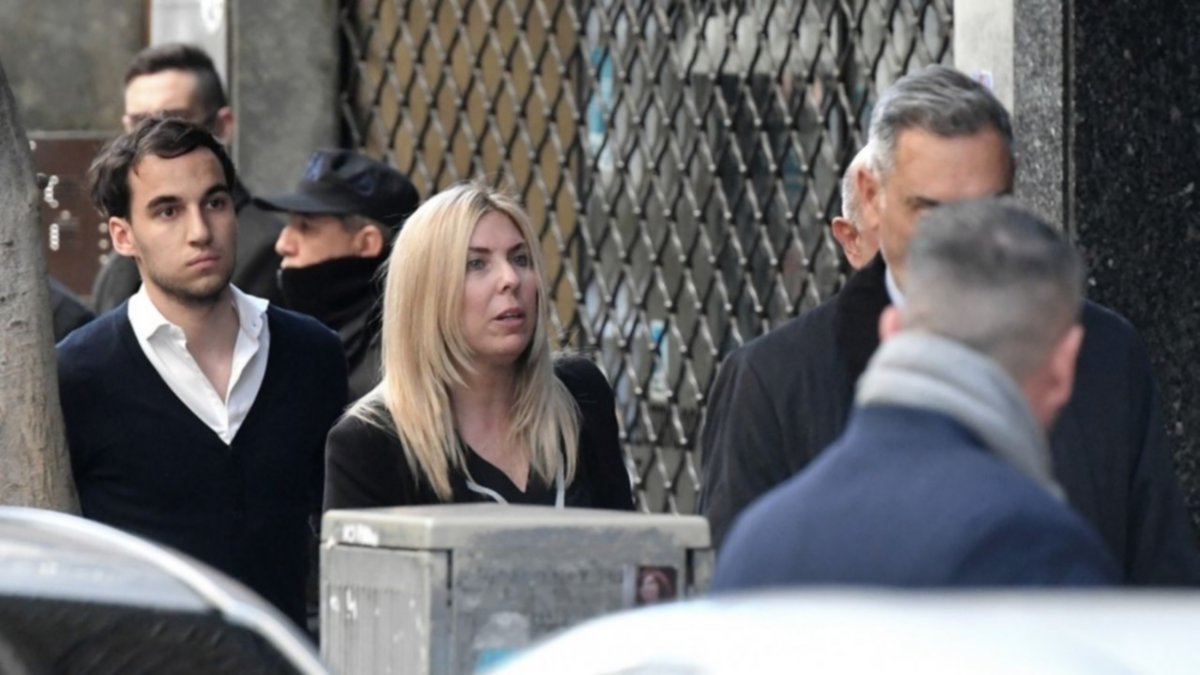 Sabag se negó a declarar, acusó un golpe en el ojo, y sigue detenido