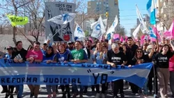 Del golpe en el PJ a encabezar la marcha por Cristina