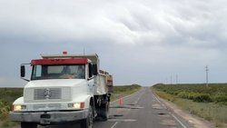 Por falta de pago paralizaron el repavimentado de la 151