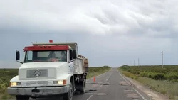 Por falta de pago paralizaron el repavimentado de la 151