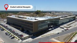 Pánico por un hombre armado con un puñal frente a tribunales