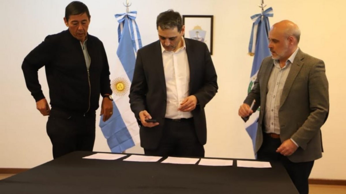 Petroleros levantaron el paro y “se inicia un monitoreo conjunto”