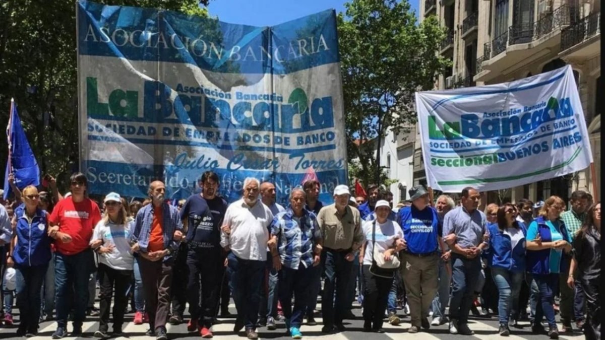 Salariazo bancario: aumento del 94 por ciento anual