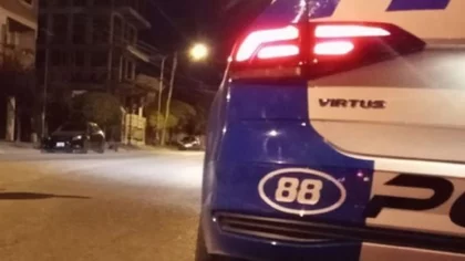 Alevoso: le quiso partir el cráneo con una laja a otro