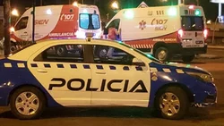 Apedrearon a dos policías mientras detenían a motochorros
