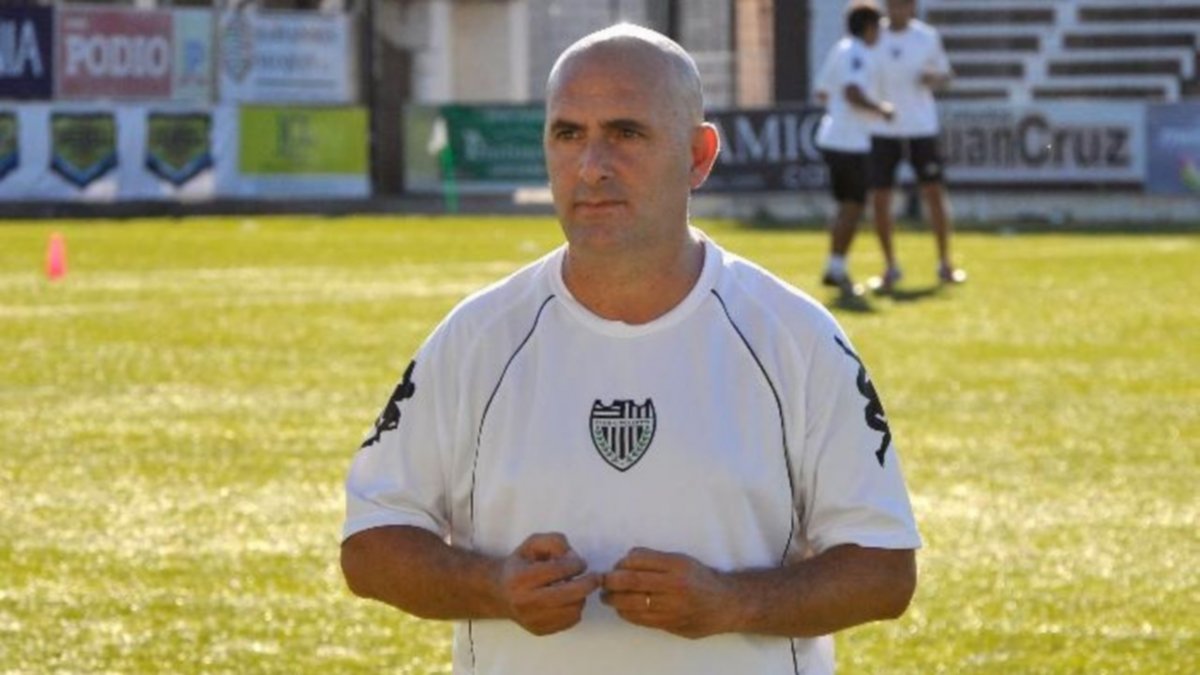 Perilli: "Cipolletti tiene que darse un baño de realidad"