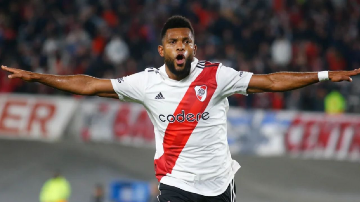 River volvió a golear y sueña