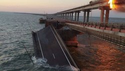 Golpe a Putin: explosión en el puente de Crimea, estratégico para el transporte de armas rusas