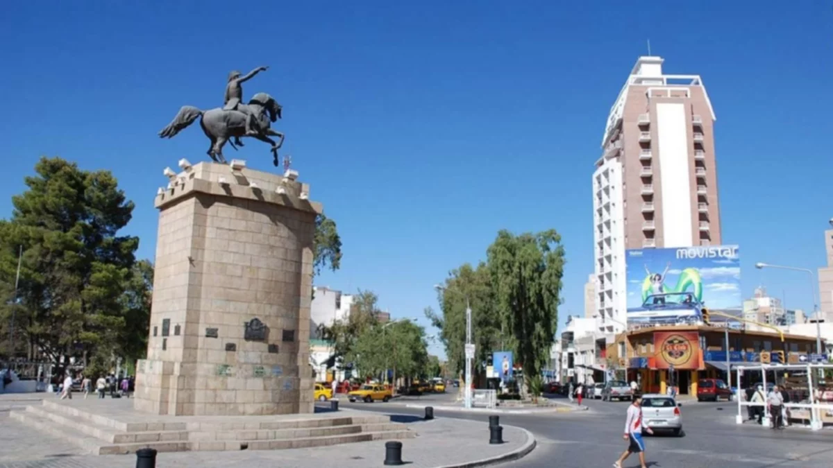 ¿Cómo funcionarán los servicios en Neuquén este lunes?