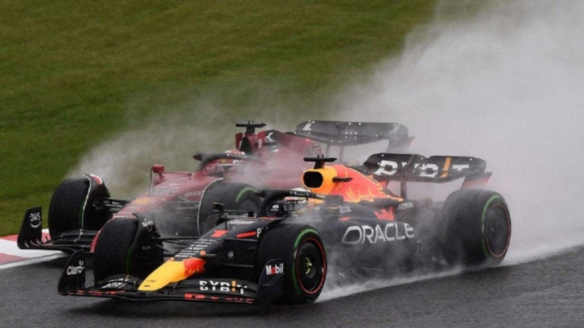 Verstappen se coronó campeón en una confusa carrera