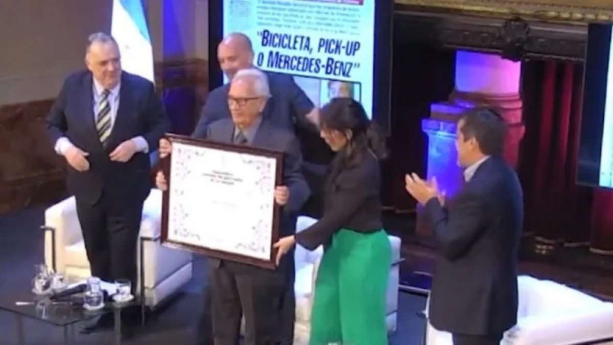 Diputados reconoció a Héctor Recalde con la Mención de Honor "Juan Bautista Alberdi"