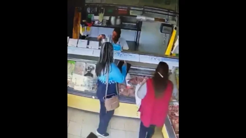 Escrache a inspectora municipal: ¡se quedó con plata que se le cayó a una clienta!