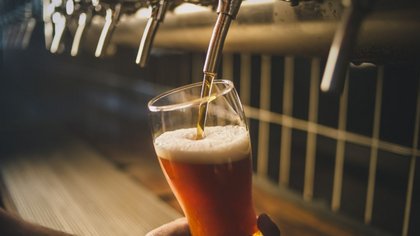 La guerra de las cervezas con la selección Argentina al palo