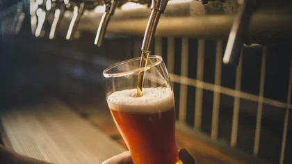 La guerra de las cervezas con la selección Argentina al palo