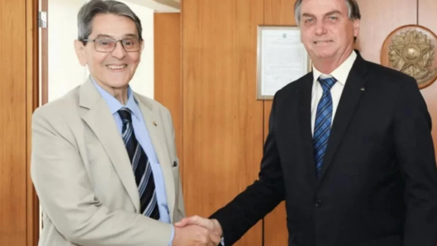 Ex diputado de Bolsonaro se atrincheró y disparó contra policías