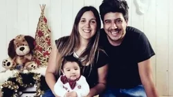 Dieron de alta su hijo de 3 años, lo fue a visitar y lo mató a golpes