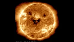 La foto que muestra al sol sonriendo: ¿es preocupante para la Tierra?