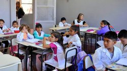 Neuquén agregará horas a la jornada educativa