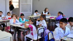 Neuquén agregará horas a la jornada educativa