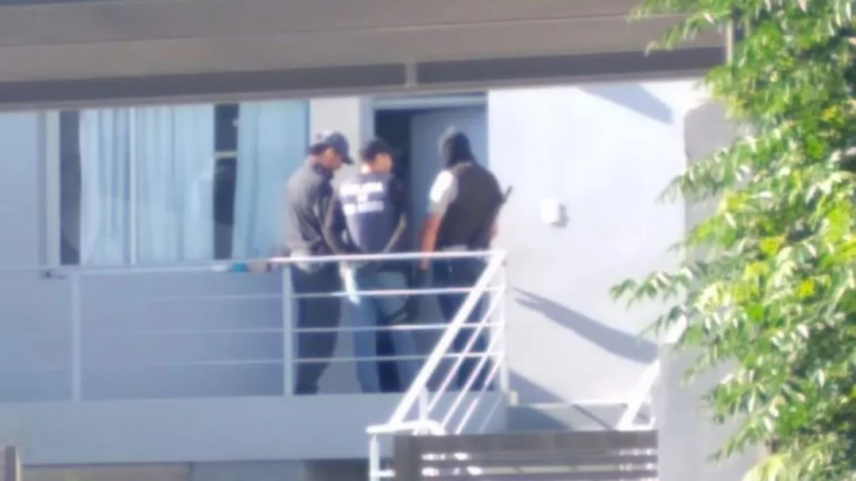 Video: Mirá como detuvieron por pedofilia al conductor de TV