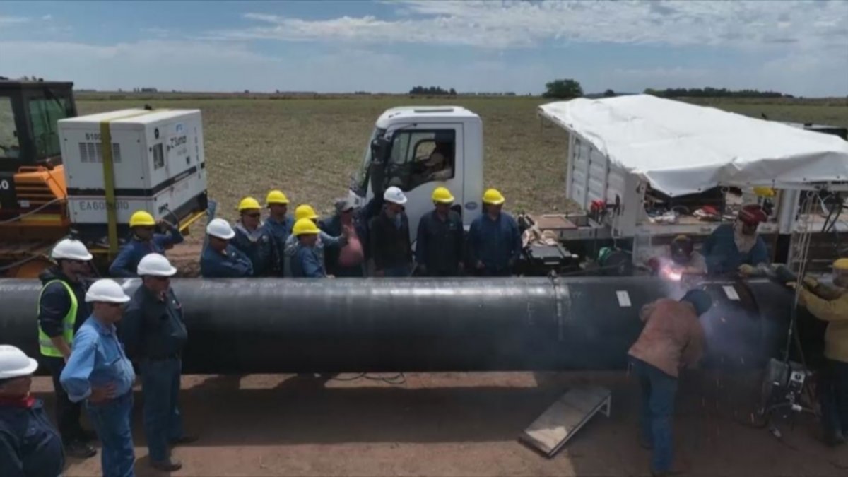 Primeras soldaduras en el gasoducto Néstor Kirchner