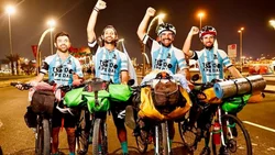 Locura Mundial: llegaron en bici a Qatar para alentar a Argentina