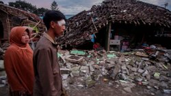 Fuerte terremoto deja a 162 personas sin vida en Java