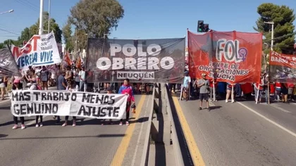 Neuquén: el corte de puentes se suma al acampe frente a casa de Gobierno