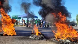 Sin reunión: ATE plantó a Carreras y corta las rutas