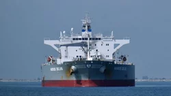 Barcos rusos se “apagan” para vender petróleo ilegal