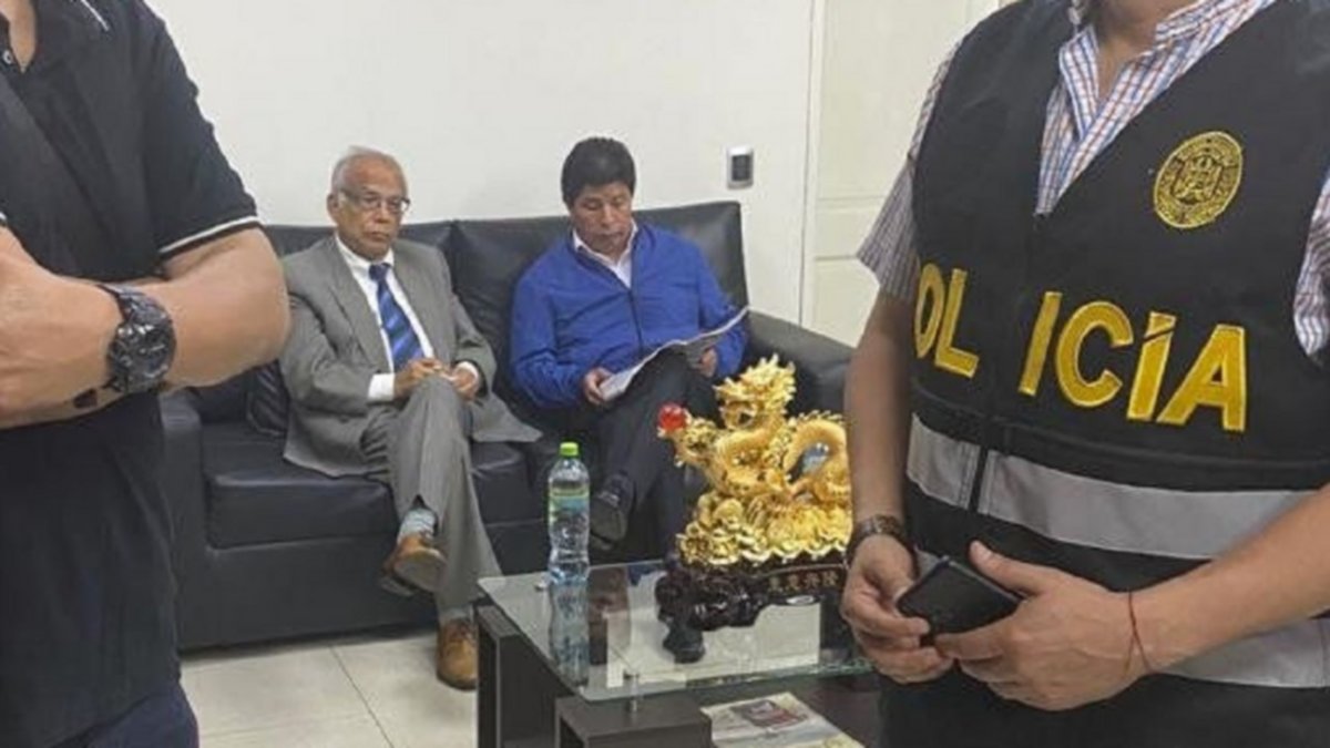 El presidente de Perú fue detenido tras un intento de golpe de estado