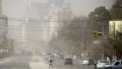 Alerta amarilla: el calor da tregua pero no el viento en Neuquén